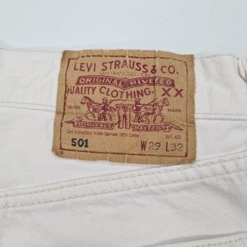 Białe jeansy levis 501 vintage lata 90