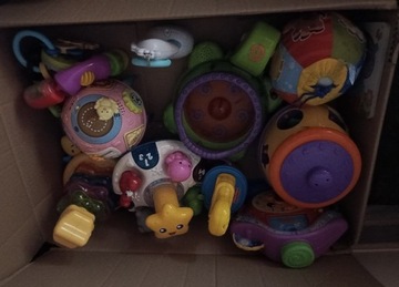 Karton zabawek Fisher Price, Clementoni itp.