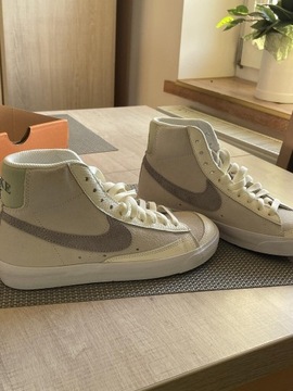 BUTY NIKE BLAZERY MID"77