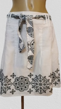 Biała lniana spódnica, czarny haft 36/38 Esprit