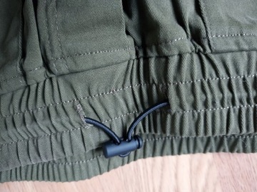 Spodnie typu cargo khaki Zara