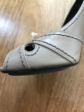 Beżowe szpilki skórzane Zara peep toe 40