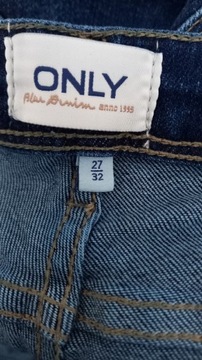 Spodnie jeans skiny 27/32