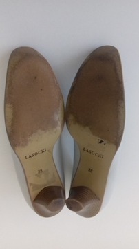 Buty damskie–skórzane mokasyny na obcasie Lasocki