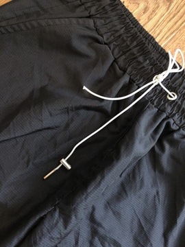 Spodnie Męskie w czarnem kolorze.