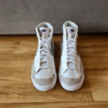 Buty Nike blazer mid r40(25cm) białe srebrne