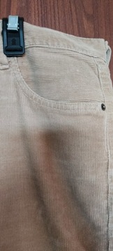 Sztruksowe ciepłe spodnie w kolorze beżowym 