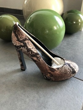 Buty Guess Szpilki rozmiar 37