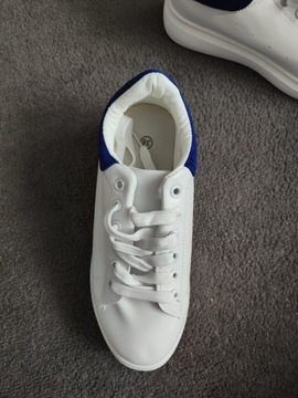 Nowe buty sneakersy 38 białe niebieskie sznurowane
