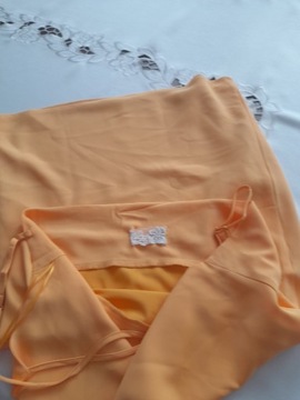 Piękna satynowa pomarańczowa mini sukienka Pretty Lavish r. XS