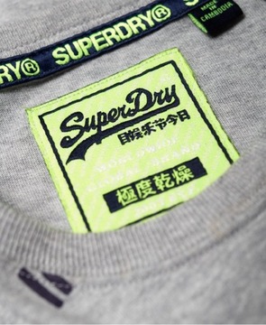 Superdry T-shirt - nowy.