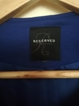 Damski sweterek elegancki żakiecik. Reserved.