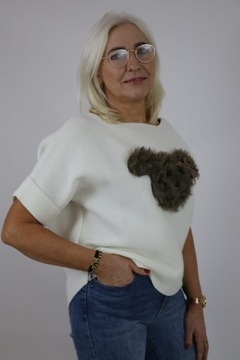 Sweterek śmietankowy z aplikacją Pieska Minouu 