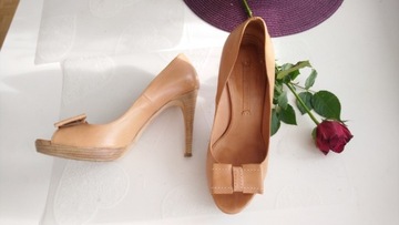 The Seller pumps open-toe beżowe buty na obcasie