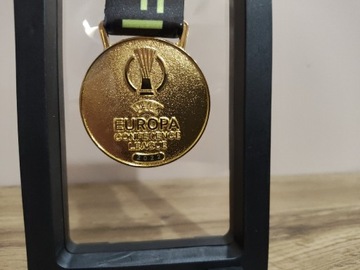 Replika medalu zwycięzca Conference League 2022
