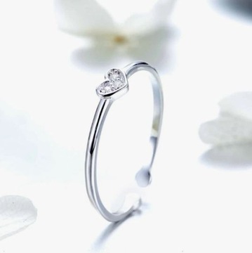 pierścionek srebrny delikatny serce s925