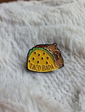 Przypinka pin wpinka broszka śmieszna kapibara taco kawaii alternatywka