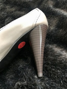 Beżowe szpilki skórzane Zara peep toe 40