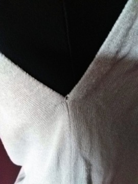 Szara sweterkowa bluzka / kamizelka Reserved, wady