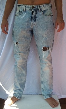 Cropp spodnie jeansowe z dziurami rozm. 30/32