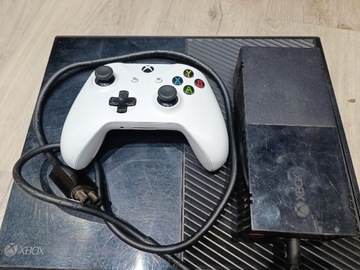 Xbox One z padem, analogi hall effect