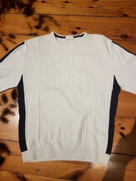 Biały sweter z grafitowymi wstawkami - rozmiar M