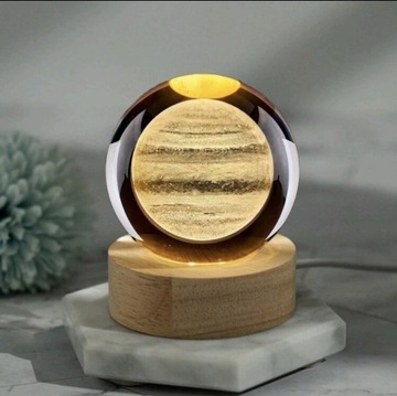 Oświetlana kula 3D z Jowiszem 