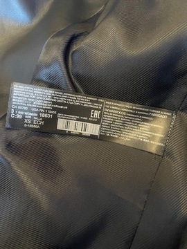 Czarny płaszcz z suwakami MNG 60% wełna