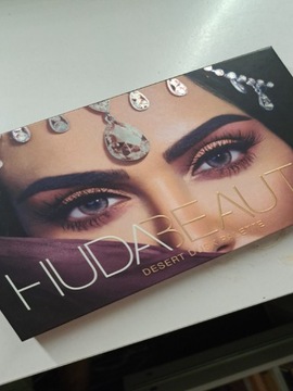 Huda Beauty Desert Dusk paleta cieni