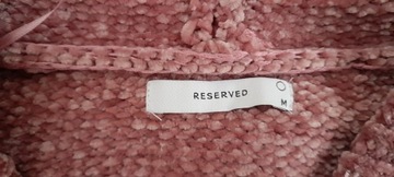 Sweter z kapturem i kieszonką różowy Reserved