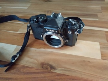 Aparat lustrzanka Nikon FE