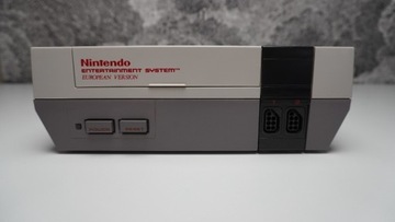 Konsola Nintendo NES (NESE-001)