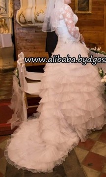Piękna suknia ślubna firmy Agnes r 40-44 hiszpanka
