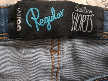 Jeansowe szorty Regular Shorts Cropp 38 M szarpane