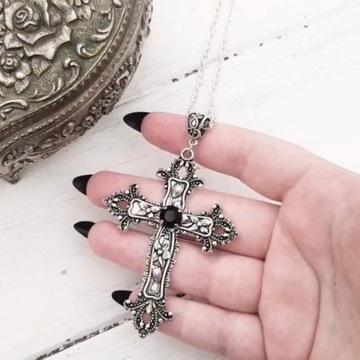 Duży gotycki krzyż na szyję naszyjnik z krzyżem b