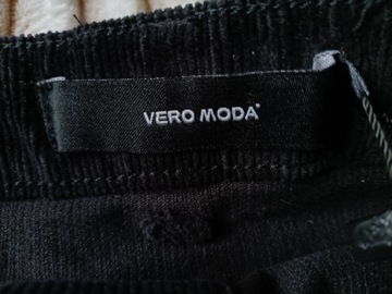 Spódniczka Vero moda czarna z guzikami 