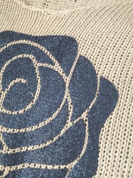 Sweterek Minouu szary z różą granatową nowy