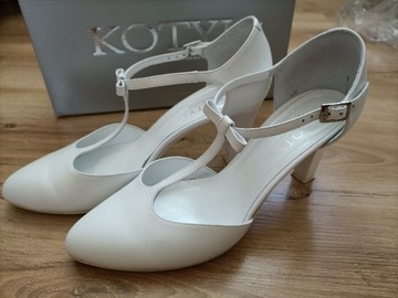 Białe buty ślubne z naturalnej skóry 