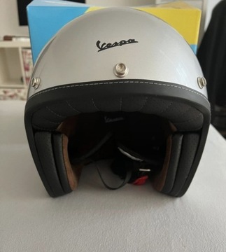 Kask na skuter marki Vespa XL/L nowy