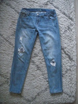 Spodnie jeansowe boyfriend z przetarciami r. S/M