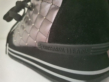 Trussardi Jeans zamszowe sneakersy. Rozmiar 40EU