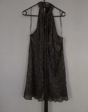 Zwiewna, czarna sukienka ze srebrną nitką