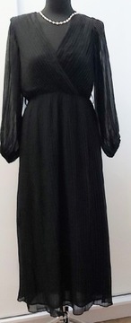 Czarna plisowana sukienka