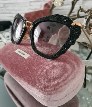 MIU MIU PRADA Okulary Przeciwsłoneczne 04QS czarne