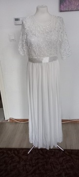 Свадебное платье с ажурным вырезом 