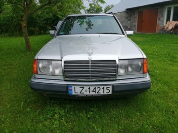 Mercedes W124 super stan