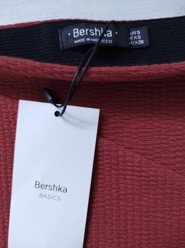 BERSHKA modna spodnica  prazkowana  olowkowaS,nowa