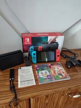 Konsola Nintendo Switch Zestaw Akcesoria + 2 Gry