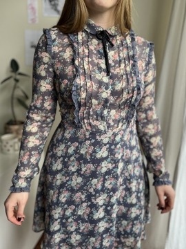 Szyfonowa sukienka w kwiaty falbanki H&M M