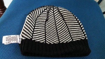 OKAZJA czapka jesienno-zimowa Calvin Klein M/L